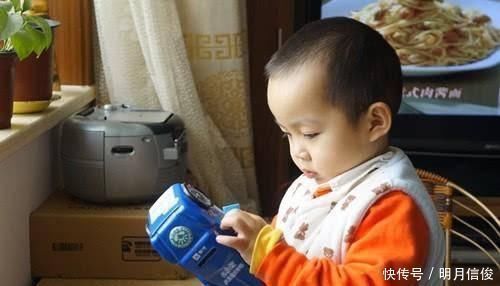 蓉蓉|7岁女娃停止发育，身高定格在1米4，医生这些食物孩子不能沾