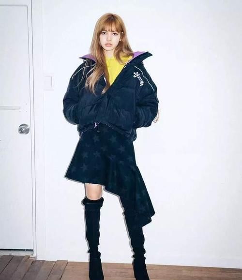 ?穿来穿去，还是觉得羽绒服最配“裙子”，时髦显气质，还保暖