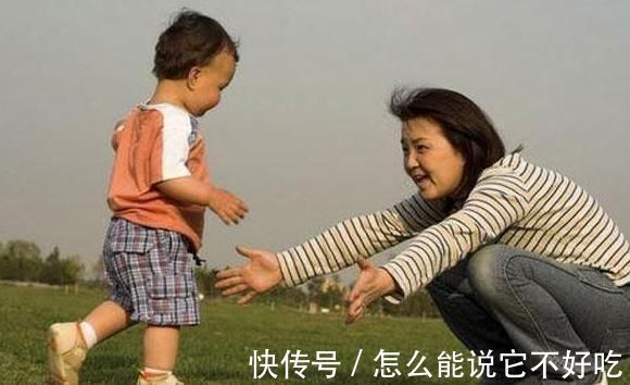 婴儿|宝宝聪不聪明,看1岁时有没有这些表现,全中说明是个小天才