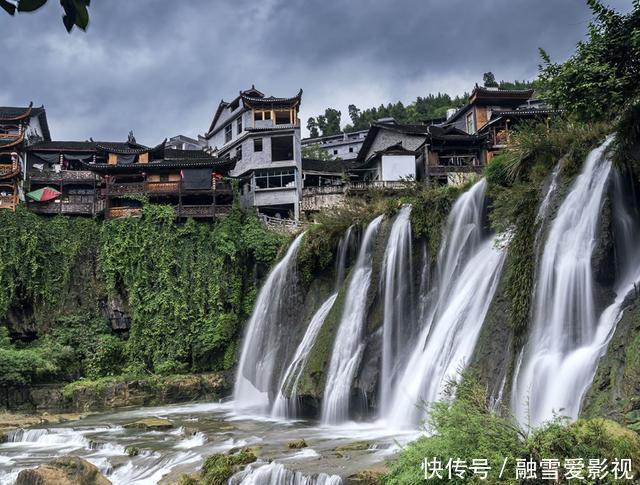 中国唯一挂在瀑布上的古镇，美景不输周庄，却因一部电影闻名全国
