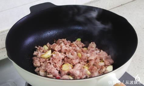 冬天进补别只吃牛羊肉，这肉也可以多吃，清热润燥，不上火还营养