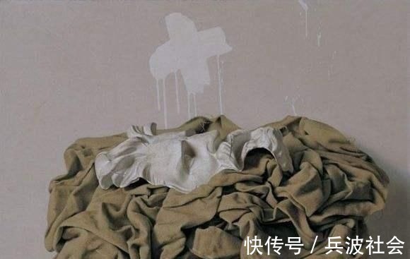 麻布$冷军画了一个面具,卖了300万,看到墙上的符号,网友:有点吓人