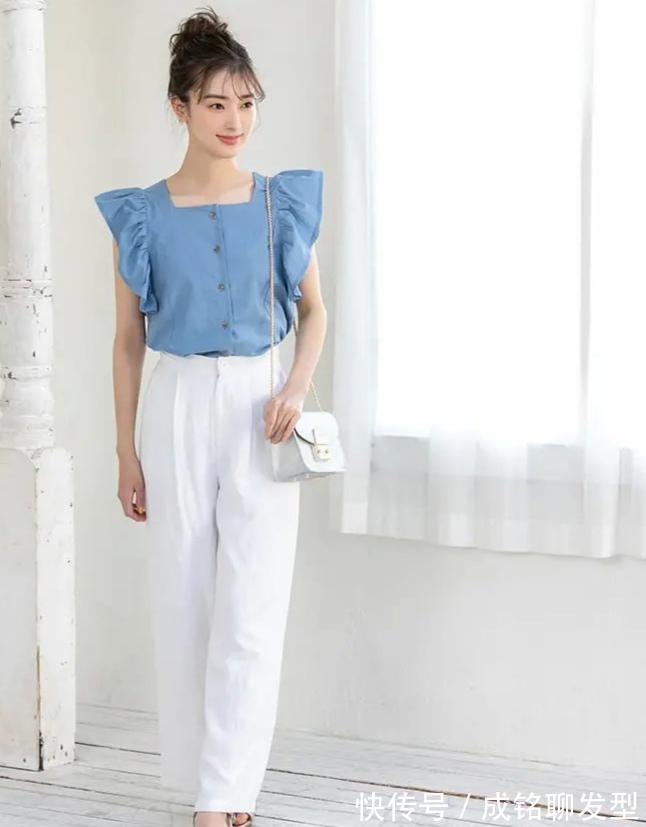 白色t恤|被这位日本小姐姐的穿搭美到,简约又时尚,跟着搭配你也美哒哒