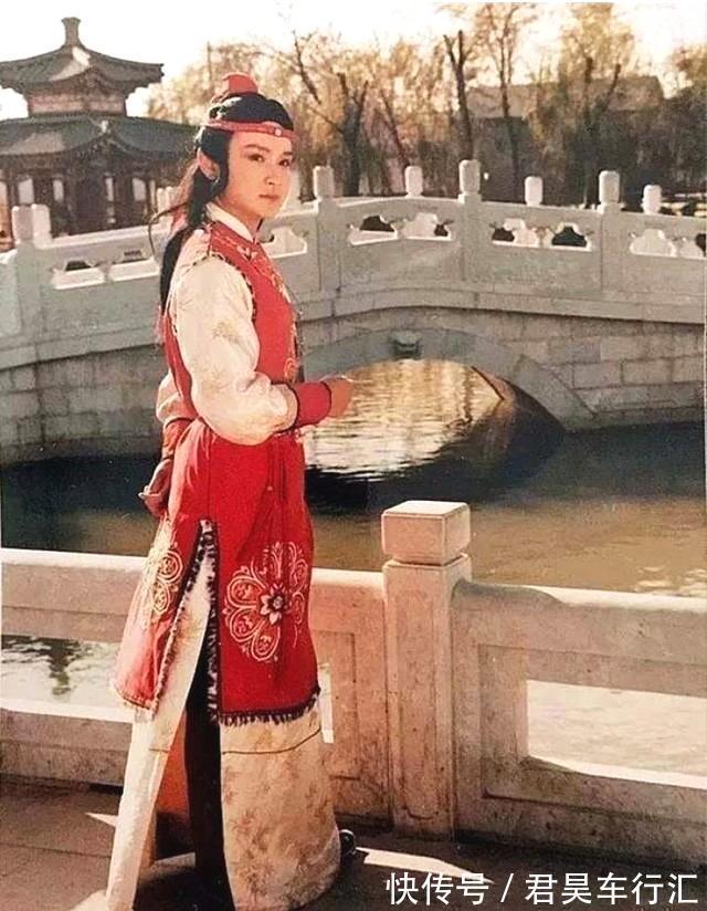 秦氏@贾宝玉一生,和黛玉恋爱,和宝琴定亲,和秦氏结婚,和香菱同穴