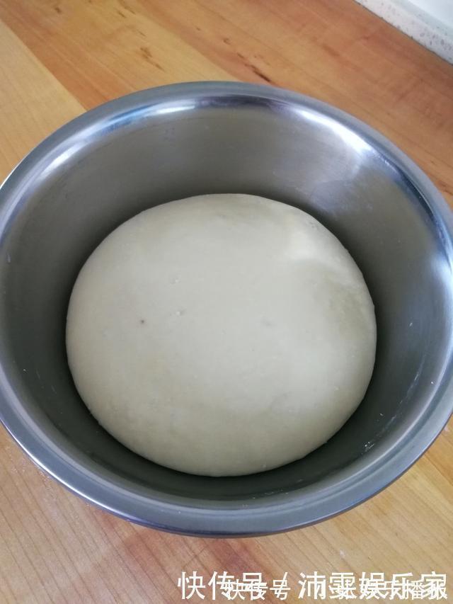 做法|又酥又软的油酥饼，咬一口好香啊，吃一次还想吃，做法真的好简单