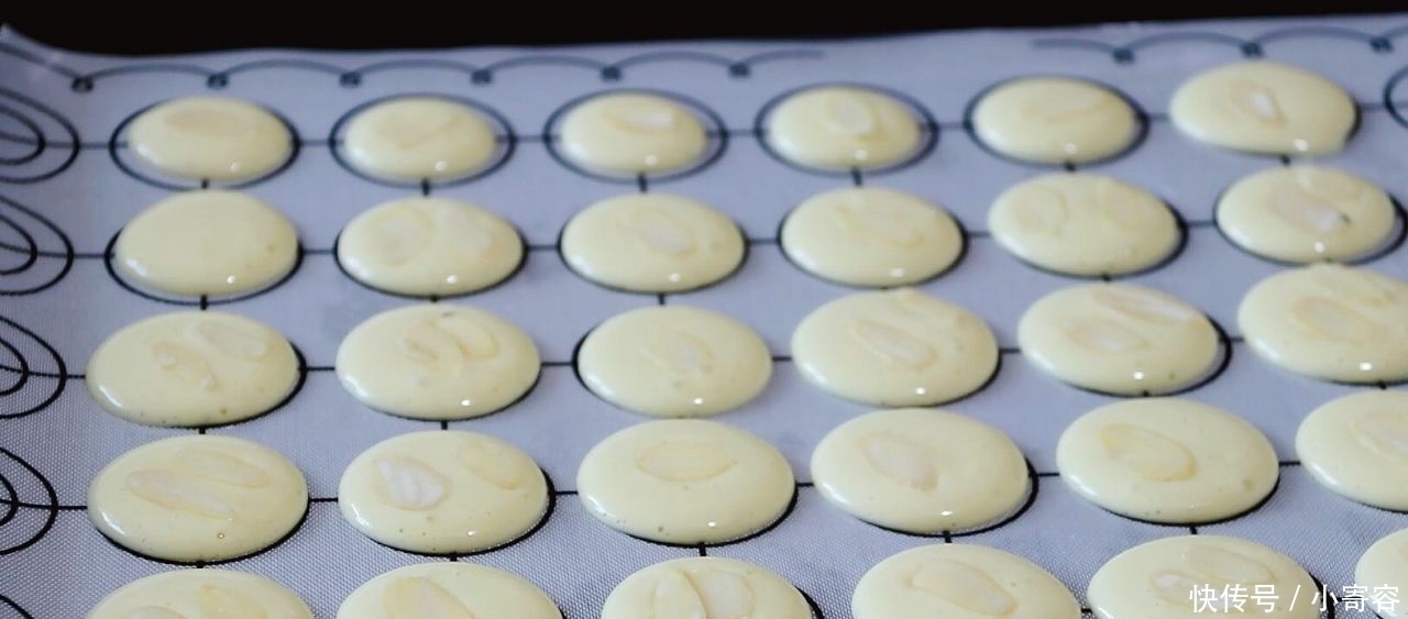 不加面粉,不用黄油,不用分离蛋清,教你做鸡蛋饼干,小孩子爱吃
