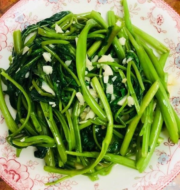 四月少吃肉，多吃它，准时上厕所，促进消化，排出毒素，口臭没了