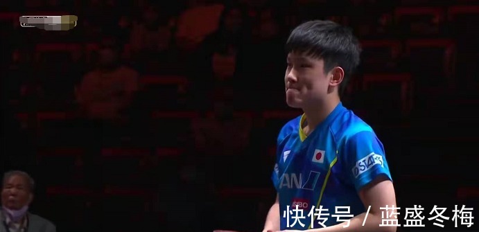 12-11|3-1!张本智和晋级四强,赢一球高呼一声,情绪振奋,爸爸鼓掌!