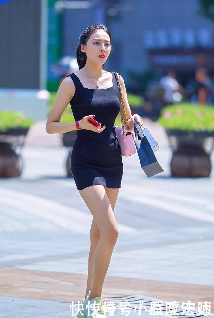 最具浪漫色彩的连衣裙,看起来端庄典雅,展现出一种优雅出众的美