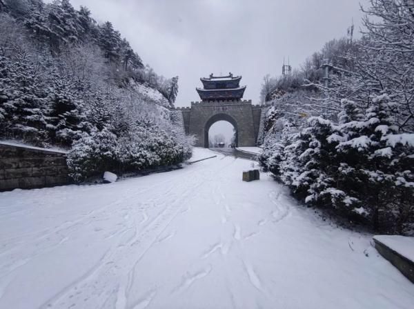 雪花儿|雪后小城，每一帧都美成屏保!