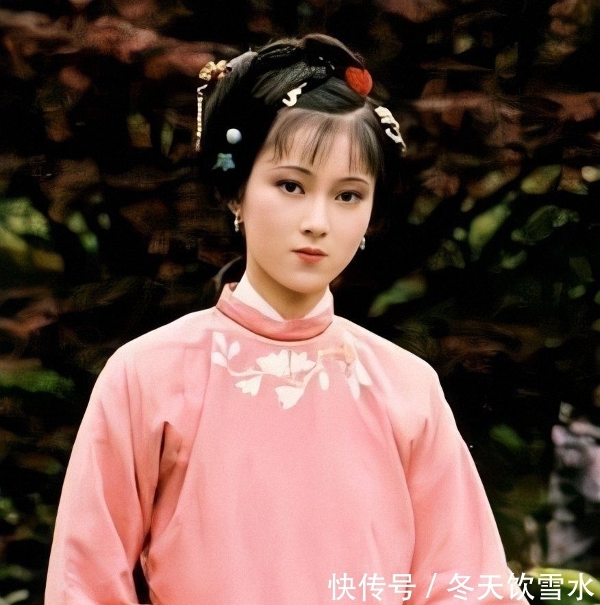 尤氏!红楼梦:内侄女已有婆家,姑姑却穷到嫁不出去,这就是没钱的悲哀