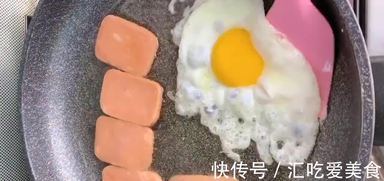 中式三明治的做法，食材搭配丰富营养价值高，早餐值得一试！