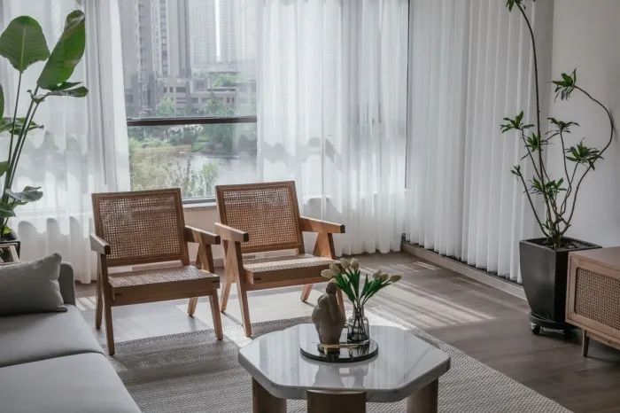 146㎡现代简约设计风格，打造南北朝向的明亮空间|黄石装修 | 过道