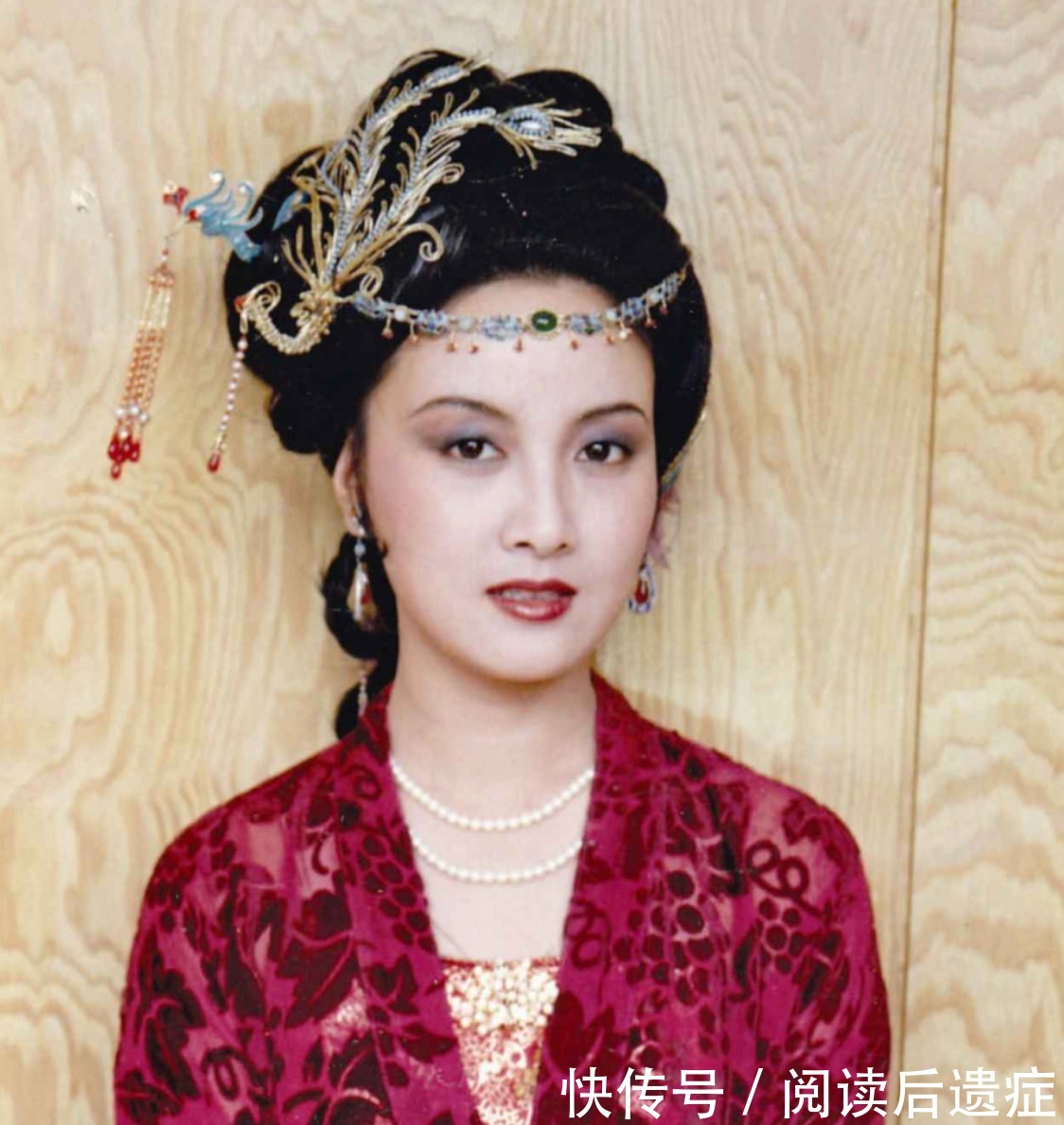 贾府夫人两百两都拿不出？要钱是假，为难王熙凤才是真