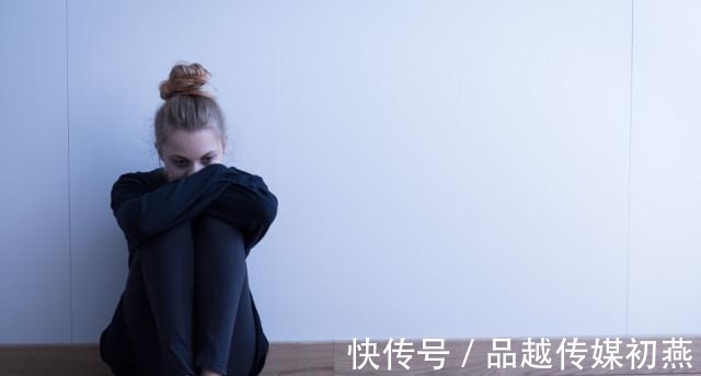 泡水|中医的安神方,常见的1食物,捣碎泡水喝,改善睡眠质量、睡得香