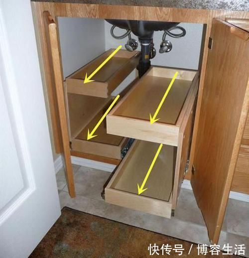 双槽|同样都是小厨房,他家把水槽挪到橱柜拐角处,见缝插针放下3个槽