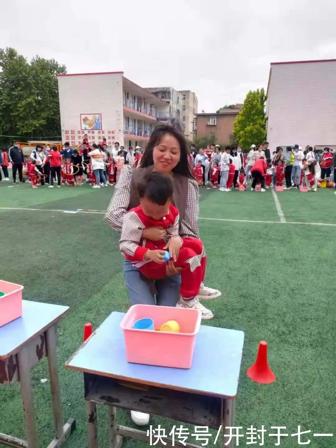 开封市华夏幼儿园开展亲子运动会