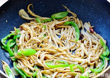 炒杏鲍菇总是不入味?学会这个杏鲍菇做法,口感鲜香吃着还入味