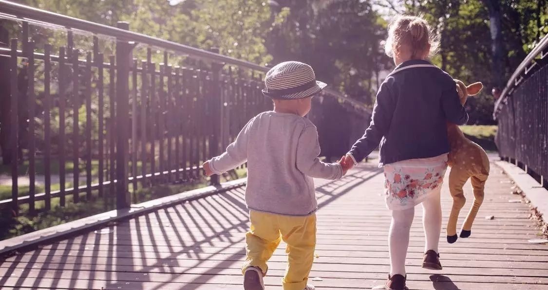 价值观|家庭再穷,也别给孩子省这3种钱,孩子会被看不起一辈子