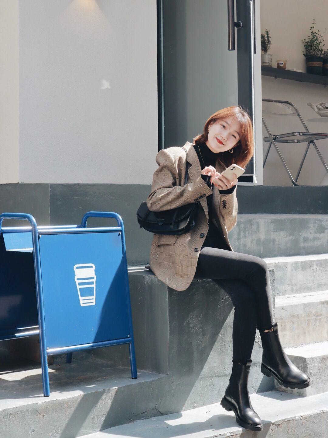 西装外套 秋冬不费力穿搭,格纹西装+黑色铅笔裤,高级又时尚!