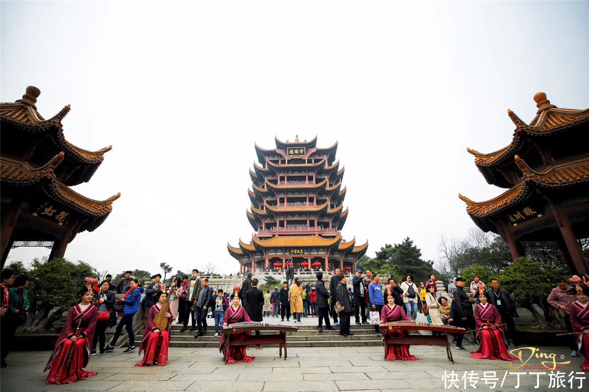 天下绝景黄鹤楼，雄踞长江之滨，蛇山之首，被称天下江山第一楼