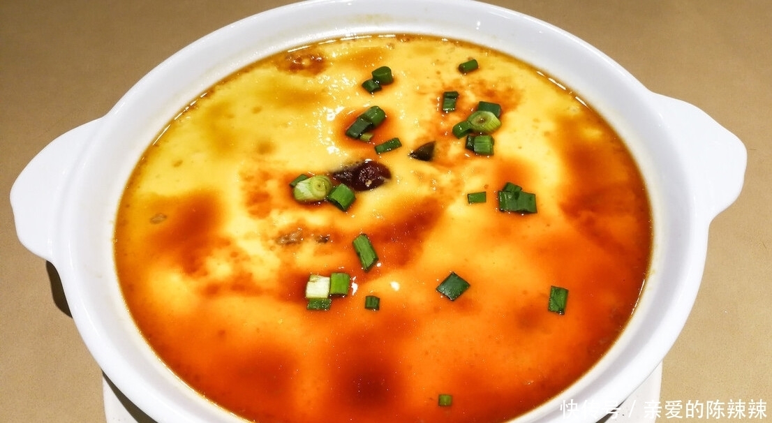 细腻|鸡蛋羹口感老蜂窝多?可能是你用错水了,学会这样做,细腻无蜂窝