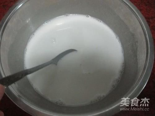 白发|白头发增多，医生推荐多吃它，隔三差五吃2次，白头发慢慢变黑了