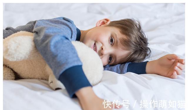 坏习惯|孩子睡觉时有这三种举动,说明智商较高,家长却常当作“坏习惯”