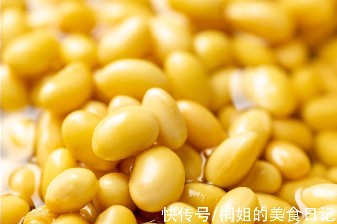 天冷了，想吃豆腐不用买，一碗黄豆一杯醋，教你在家低成本自制