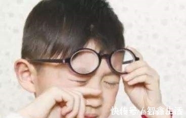 生理性|孩子出现这4种“古怪”行为,家长要多留心,娃心理可能出了问题!