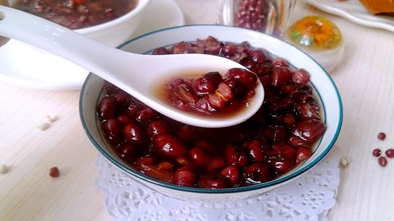 多喝|女人44-55岁，多喝6种水，暖宫排毒，保养子宫，预防妇科病