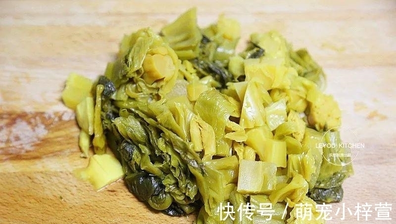 天冷时，一定要吃这一锅，酸爽开胃，没放肉，却比肉还好吃