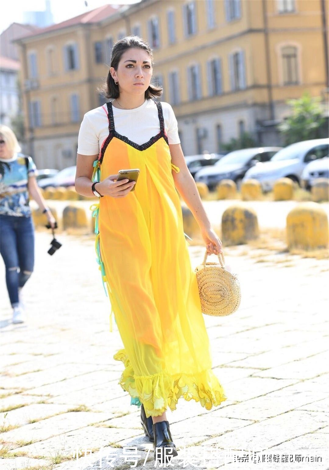 胳膊肉多、怕冷穿不了吊带裙？你需要掌握这3个技能