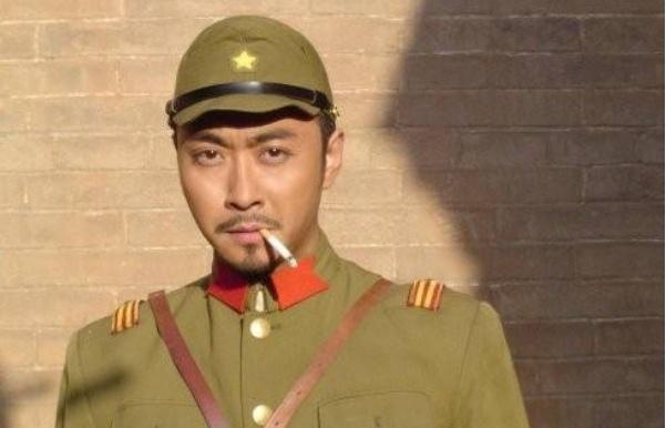 二战中 德军的军装英俊潇洒 被日本模仿后 为何丑成四不像 快资讯