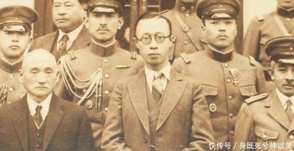 天皇|溥仪最男人的8天：审判席上和天皇对骂，椅子让他坐出龙椅的气势