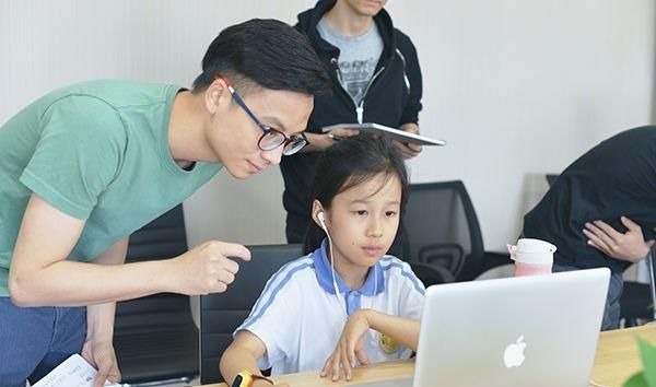 孩子|14岁花季少女“看光碟”两次怀孕,父母的疏忽大意,结果无法挽回