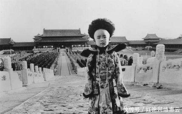 热腾腾|当皇帝每天都要提防饭菜被下毒？溥仪：我只想吃一口热腾腾的饭