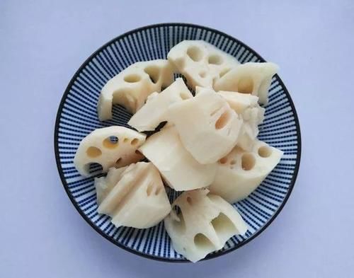 春季进补，多给家人喝这汤，简单炖一炖，补血养血，脸色红润透亮