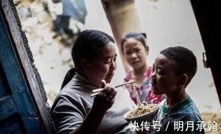 重男轻女|“我能吃块肉吗”姐姐用哀求的眼神看着弟弟,妈妈肉没你的份