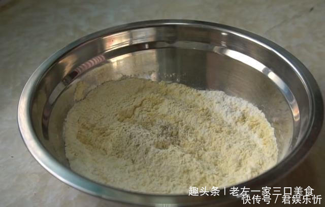 5根萝卜1个土豆,教你创意新吃法,不炒也不炖,既能当菜又当饭