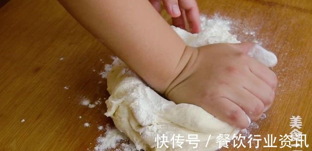 肉夹馍教程来了，从烙馍到卤肉，超详细做法分享，学会能开店了