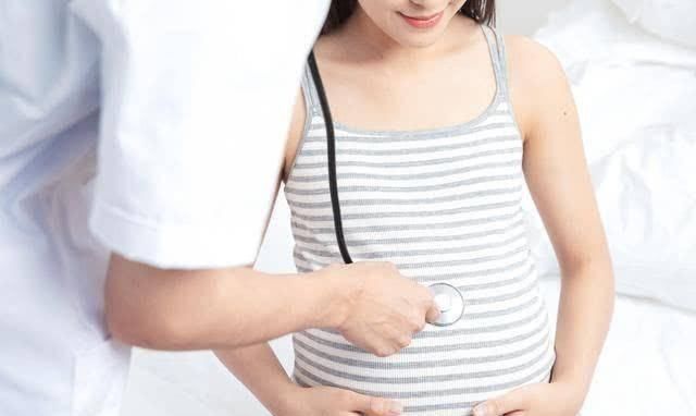 妈妈|产检时发现胎儿没有手脚,妈妈坚持生下来,如今女孩十岁让人感慨