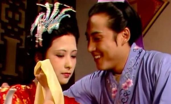 鸳鸯#鸳鸯掀开尤二姐的裙子,贾母看到了什么,说她是个齐全孩子