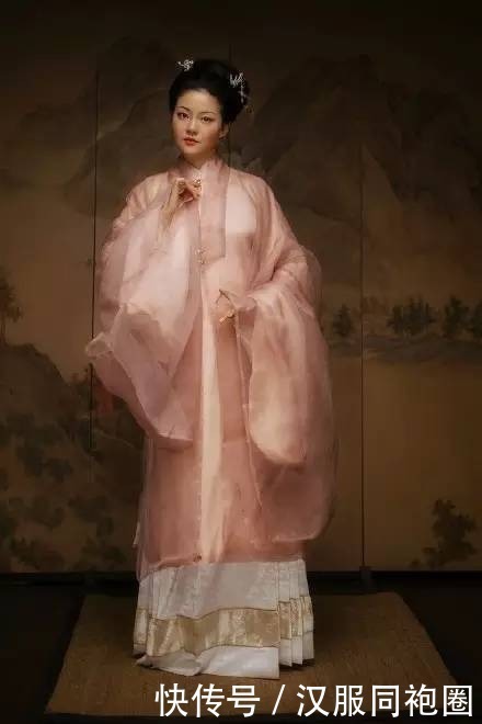 压力|汉服出门会遭受异样眼光?这些简约又日常的汉服,让你出街无压力