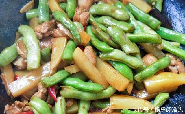 焖面|豆腐这样做比肉还香,不煎不炸,出锅连汤汁都不剩