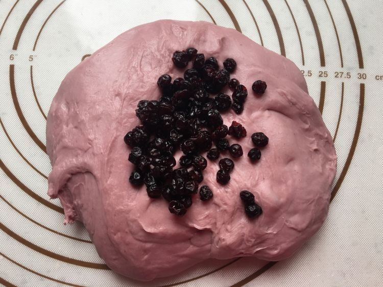 新手容易上手的紫薯蓝莓吐司，1次发酵简单又省事，美味又松软