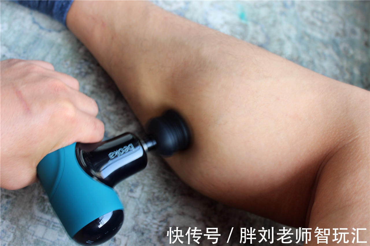 腰酸背痛|腰酸背痛腿抽筋，快用筋膜枪。舒服