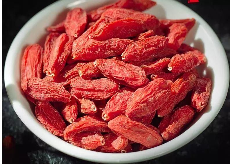 枸杞子|枸杞的绝配不是菊花而是它!补血安神、养肝明目,越喝越年轻!