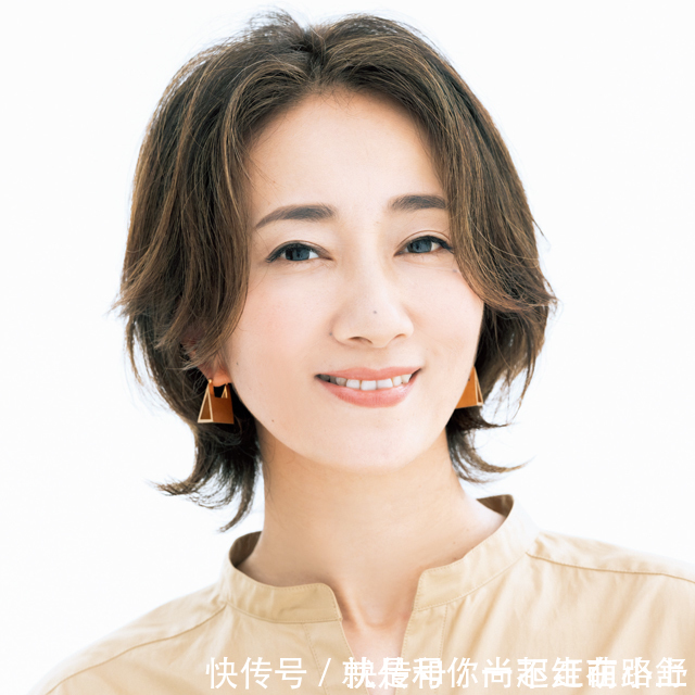 蓬松感 女人一旦到了40,发型建议“弃长选短”,试试这些妈妈卷,很减龄