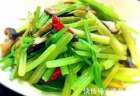 豆干儿|炒芹菜时，不要直接下锅炒！再加这一步，芹菜香脆可口，吃不够